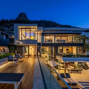 https://moondance-villa.hotels-capetown.com